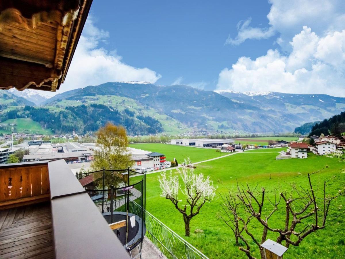 Scenic Apartment In Tirol With Garden Kaltenbach Eksteriør billede